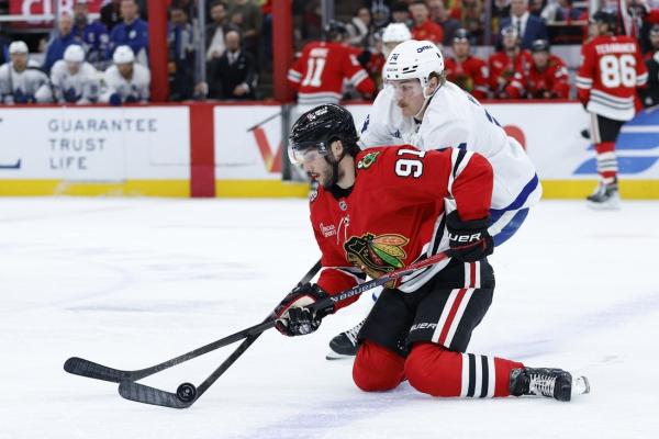 Confident Blackhawks want to keep rolling against last-place Flames