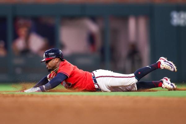 Braves break through late, hand M’s 4th straight loss