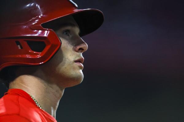 Reds OF Tyler Callihan injures arm, leaves game vs. Braves
