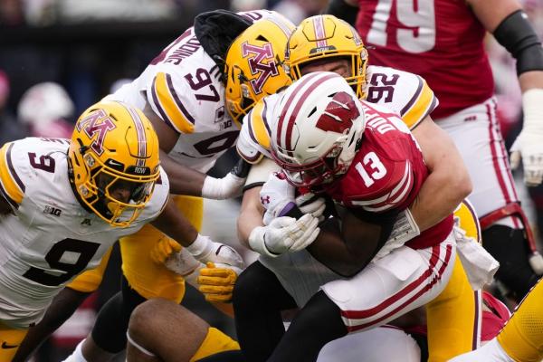 Minnesota defense dominates as Wisconsin dealt rare losing season