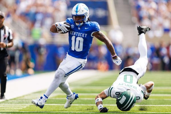 Kentucky finds end zone again and again in crushing Ohio