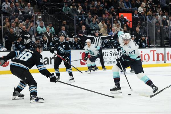 Mammoth tallies 3 in the third to outlast Kraken