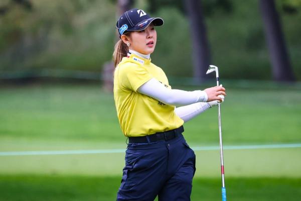 Yuri Yoshida grabs share of Lotte Championship lead