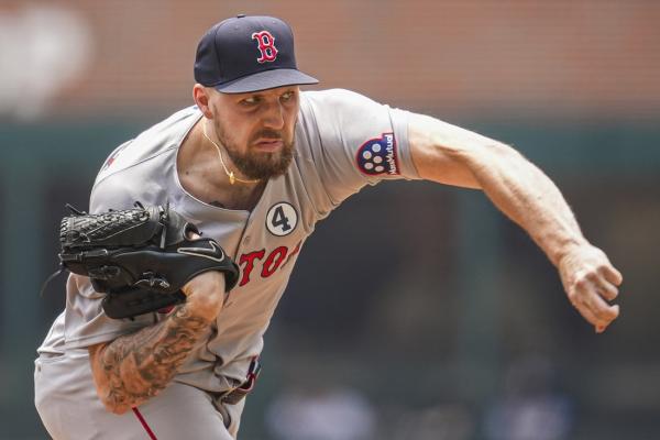 Garrett Crochet strikes out 12, Red Sox beat Braves