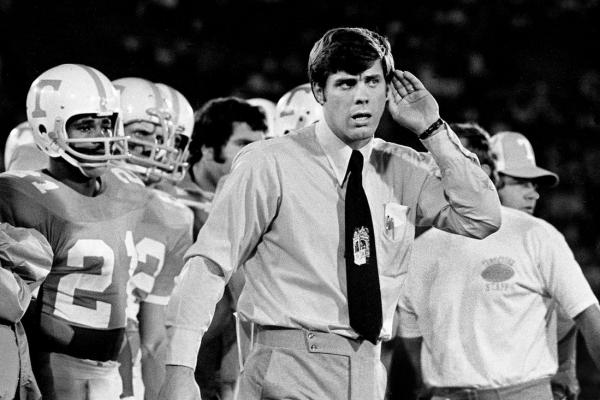 Former Vols football coach Bill Battle dies at 82