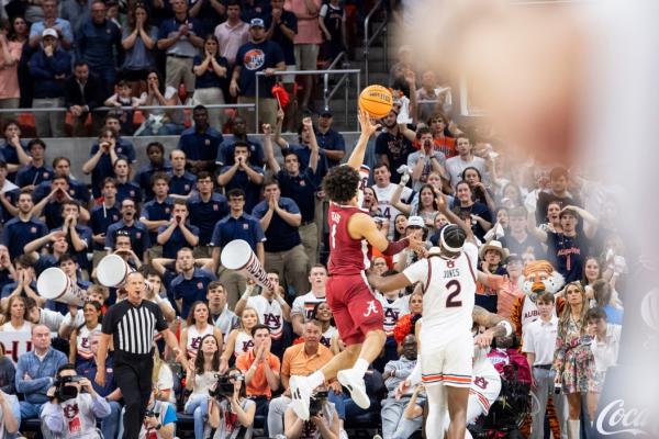 Top 25 roundup: No. 7 Alabama stuns No. 1 Auburn at OT buzzer