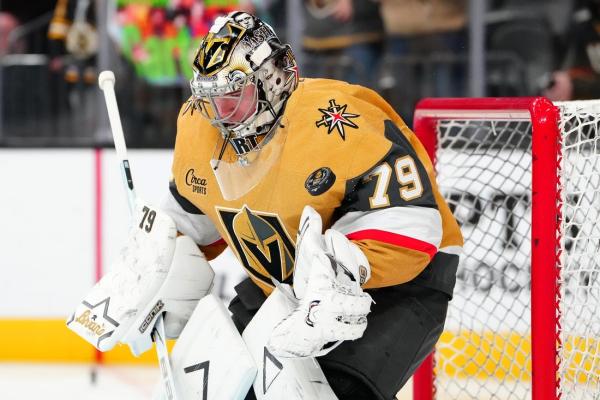 Vegas G Carter Hart makes return to Philly