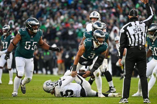 Eagles dominate Raiders for first shutout since 2018