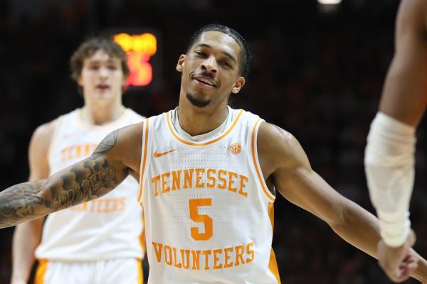 Chaz Lanier propels No. 4 Tennessee over South Carolina