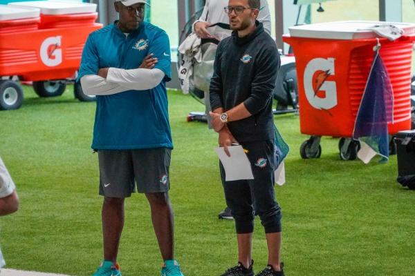 Dolphins keeping coach Mike McDaniel, GM Chris Grier for 2025