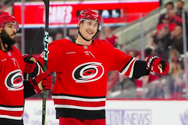 Red-hot Martin Necas, Hurricanes roll into latest tilt with Flyers