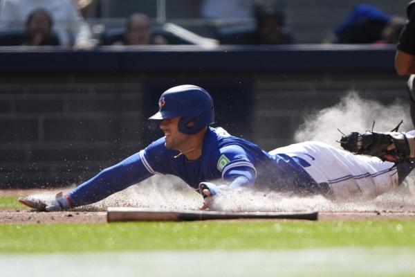 Jays’ Kevin Gausman twirls complete game shutout against Astros