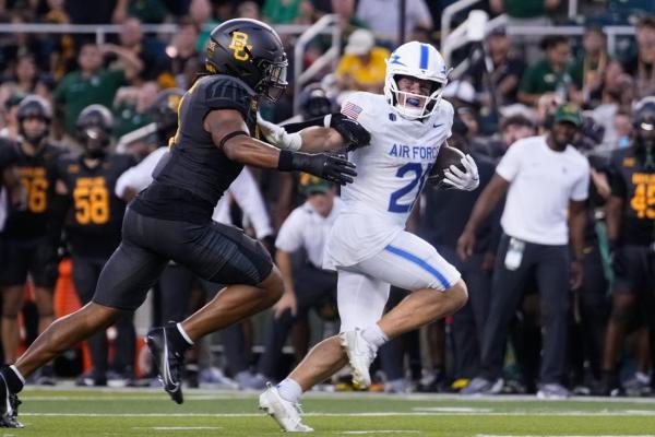 Baylor scores 25 unanswered points to pull away from Air Force