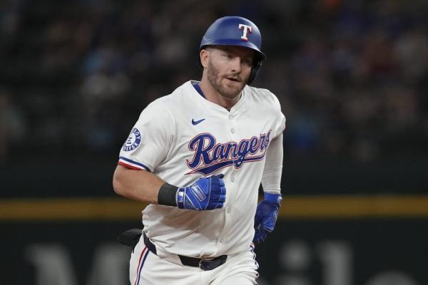 Reports: Rangers waiving OF Robbie Grossman, Travis Jankowski