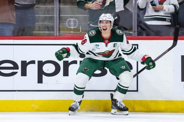 Jared Spurgeon comes up big again, netting OT winner as Wild top Predators