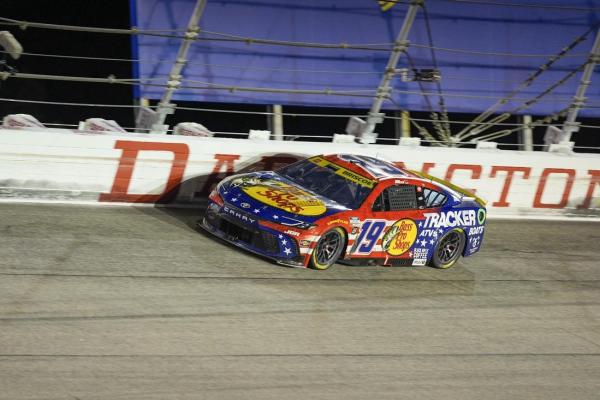 Defending champ Chase Briscoe conquers Southern 500 again, advances to Round of 12
