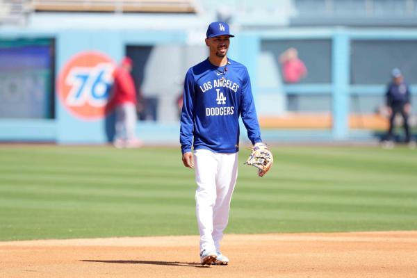 Dodgers SS Mookie Betts still sick, with IL a possibility: ‘Body eating itself’