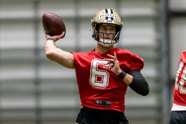 Saints rookie Tyler Shough signs deal, has inside track for QB1