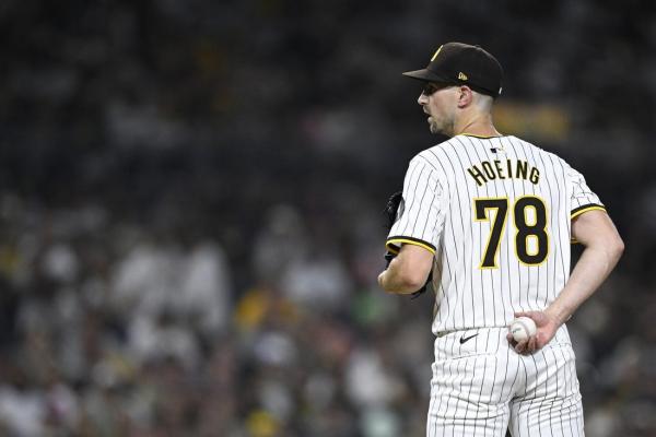 Surging Padres send Pirates to eighth consecutive loss thumbnail