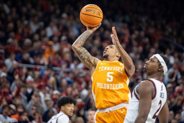 No. 8 Tennessee looks to pick up steam vs. No. 12 Kentucky