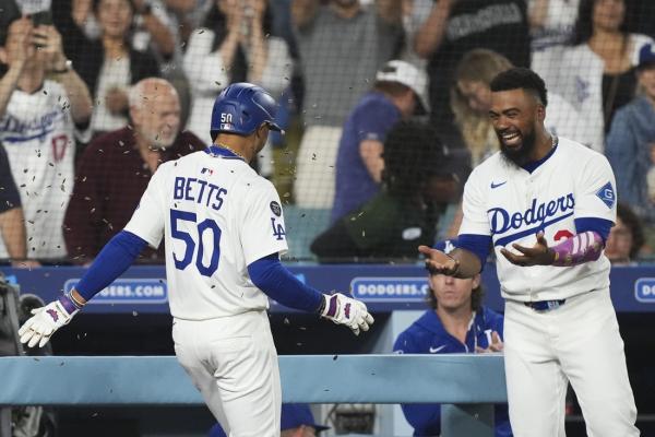 Teoscar Hernandez belts 2 homers as Dodgers top Rockies