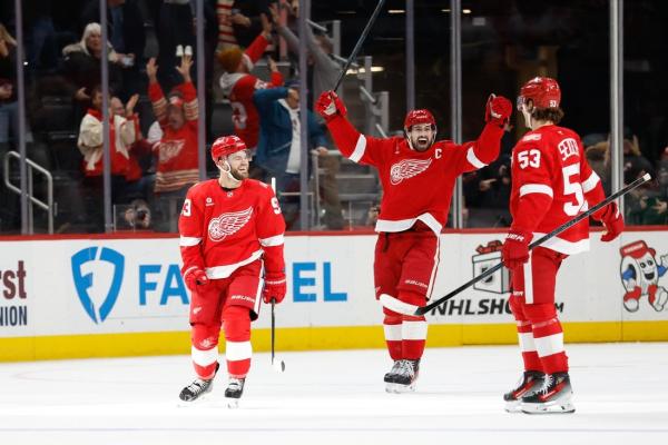 Red Wings aim to continue red-hot December vs. inconsistent Mammoth
