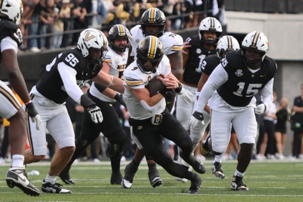 Timely plays push No. 10 Vanderbilt past No. 15 Missouri