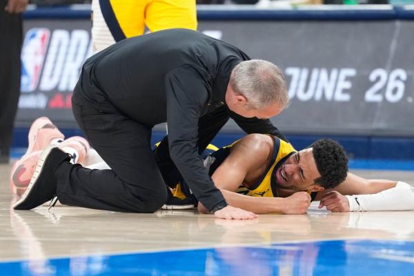Pacers’ Tyrese Haliburton helped off court after Game 7 injury