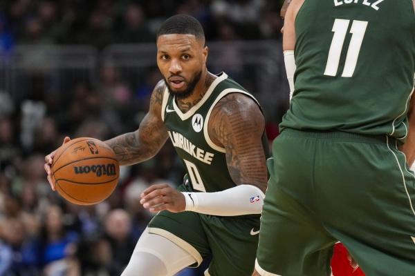 Damian Lillard leads Bucks to comeback win over Rockets