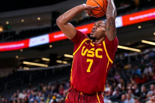 USC, unbeaten Saint Mary’s clash in California desert