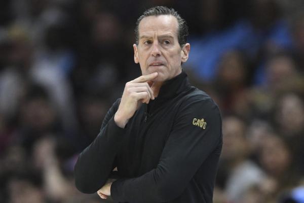 Kenny Atkinson’s hot-shooting Cavs take on middling Warriors