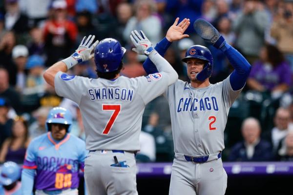 Dansby Swanson belts 2 HRs, drives in 6 as Cubs rock Rockies