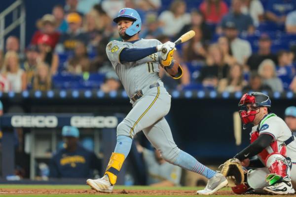Jackson Chourio’s clutch hit boosts Brewers over Marlins