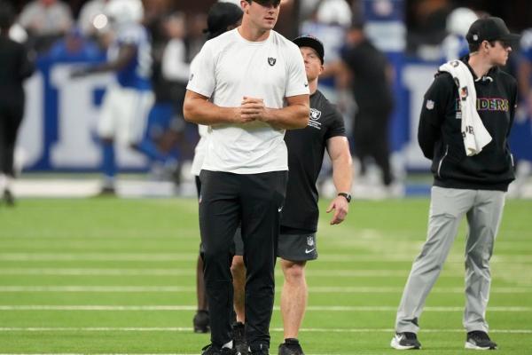 Raiders TE Brock Bowers (knee) week-to-week