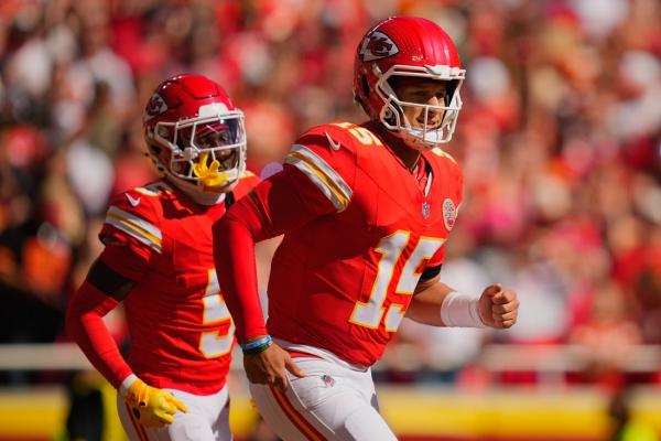 Without Jayden Daniels, Commanders try to cool off Chiefs