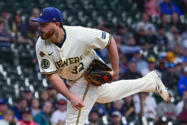 Reports: Brewers deal RHP Aaron Civale to White Sox