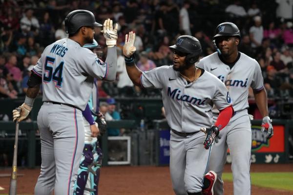 Marlins hit 3 homers, edge D-backs for 5th straight win
