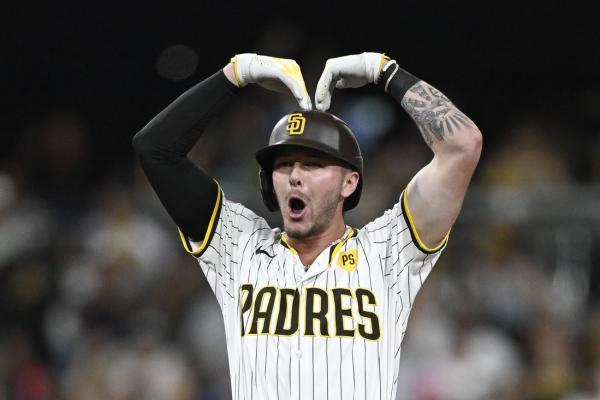 Jackson Merrill clears bases as Padres down Twins thumbnail