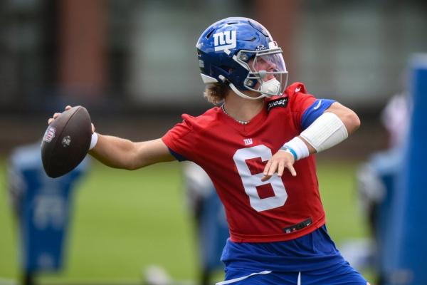 Giants sign first-round QB Jaxson Dart