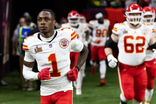 Chiefs WRs Xavier Worthy, Jalen Royals practice in limited capacity Wednesday