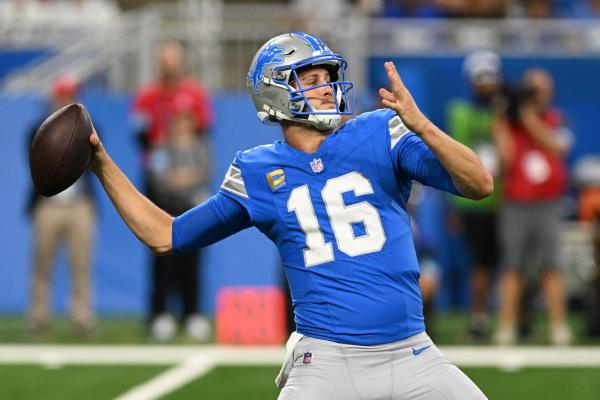 Lions QB Jared Goff looks to be âbetterâ in visit to Arizona