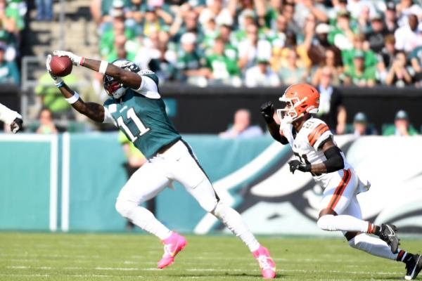 Eagles welcome back receivers, hand Browns fourth straight loss thumbnail