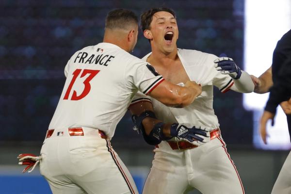 MLB roundup: After rain delay, Twins walk-off Red Sox