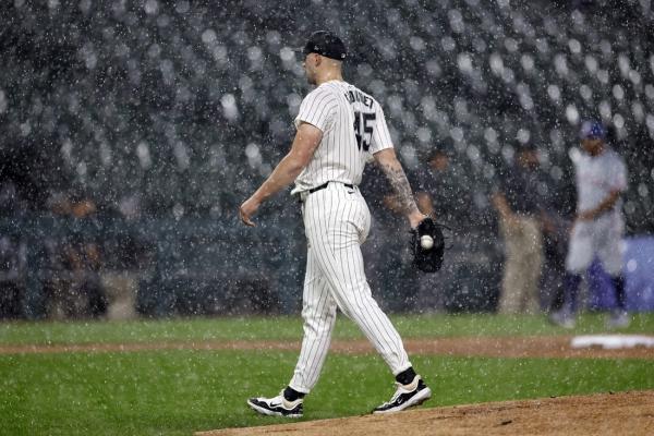 Rangers-White Sox rained out, to resume in Wed. doubleheader