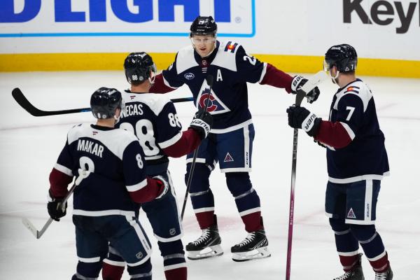 NHL roundup: Nathan MacKinnon hits 1,000 points in Avs’ win