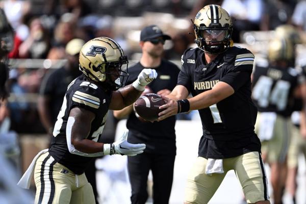 QB Hudson Card deals as Purdue routs Indiana State 42-0