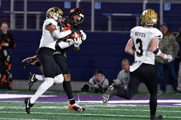 WR Kaydon Finley shuns dad’s alma mater, picks Notre Dame