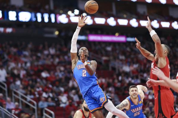 Clutch plays late carry Rockets past Thunder