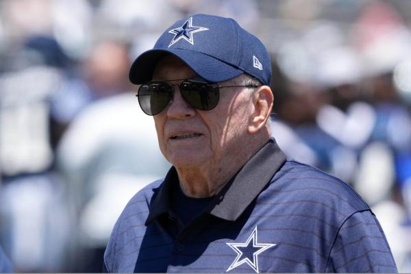 No talking: Micah Parsons mum, Jerry Jones digs in as Dallas standoff continues