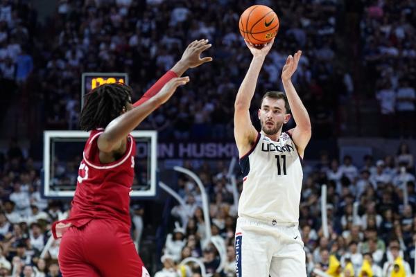 Alex Karaban, No. 3 UConn look to set standard vs. Le Moyne